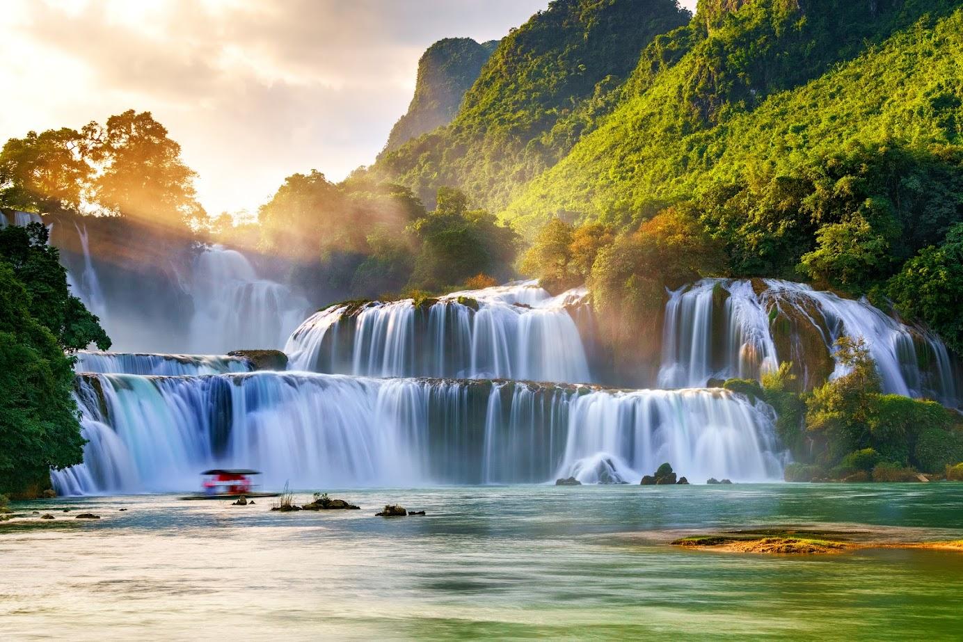 Ba Be & Ban Gioc Waterfall Adventure 